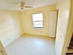 7665 Chase Rd, Unit 2 in Lakeland, FL - Building Photo - Building Photo