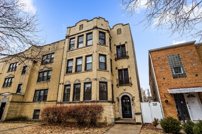 6134 N Talman Ave in Chicago, IL - Building Photo - Building Photo