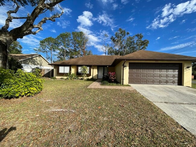 property at 5010 Pennsbury Dr