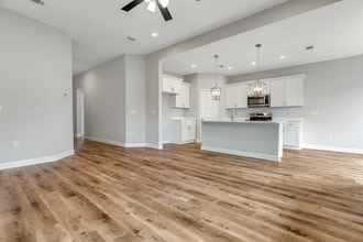 98 Azalea Dr in Freeport, FL - Building Photo - Building Photo