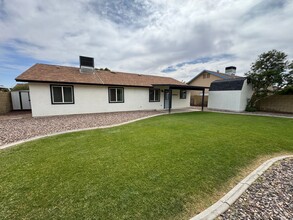 6436 E Fairfield St in Mesa, AZ - Foto de edificio - Building Photo