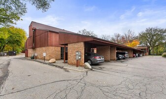 2411 Packard St in Ann Arbor, MI - Building Photo