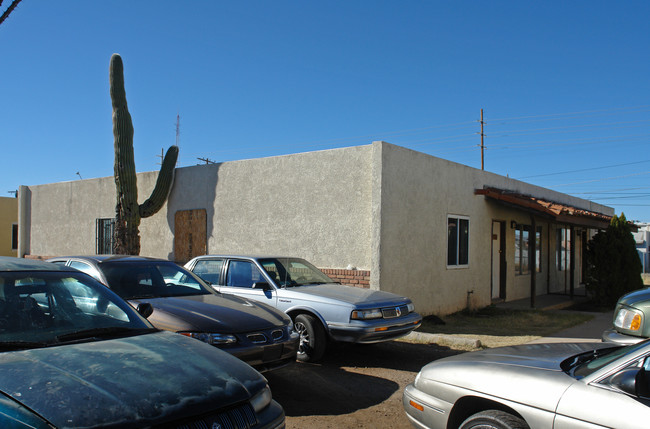 1926 S Montezuma Ave in Tucson, AZ - Foto de edificio - Building Photo