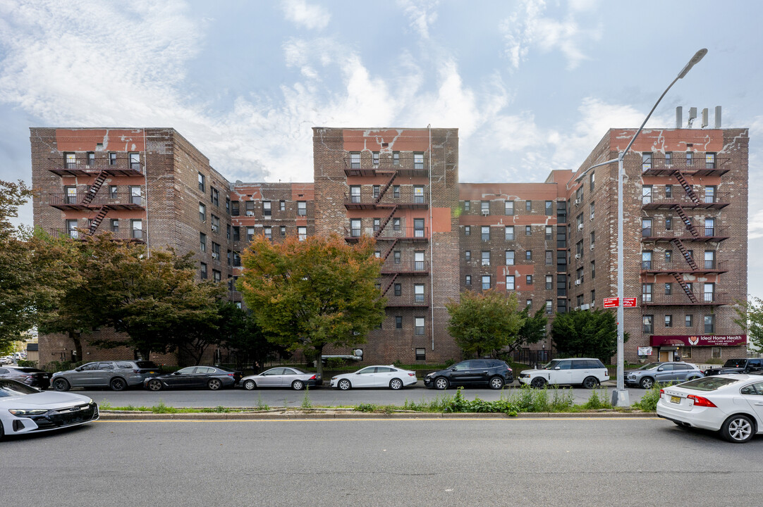 Bayshore Gardens in Brooklyn, NY - Foto de edificio