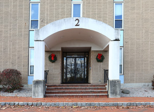 Chestnut Hill East (CHE) in Hamden, CT - Foto de edificio - Building Photo