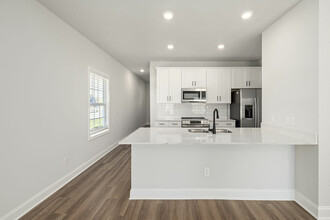 Spire at Darrowby Ridge in Burlington, NC - Foto de edificio - Building Photo