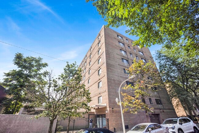property at 607 W Wrightwood Ave