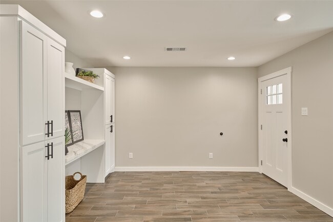 1014 Graham Dr in Tomball, TX - Building Photo - Building Photo