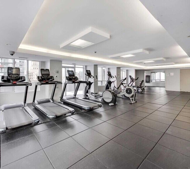 1104-140 Simcoe St