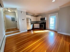 38 Mann Ave in Newport, RI - Building Photo - Building Photo