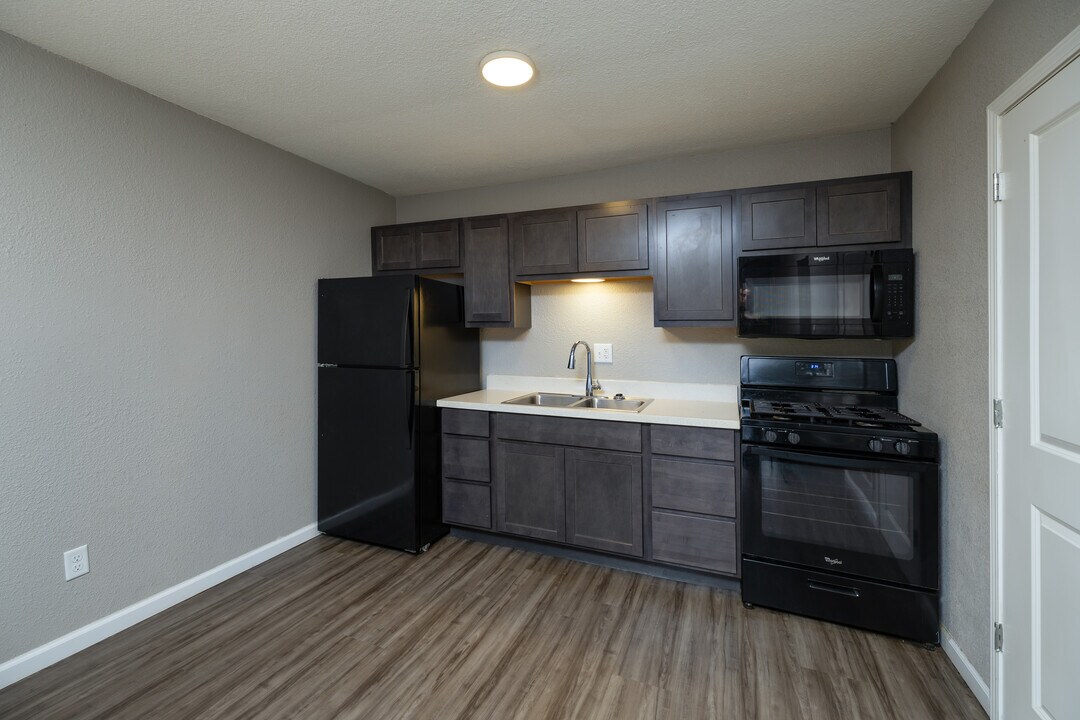 Arbor Village Apartments in Ferguson, MO - Building Photo