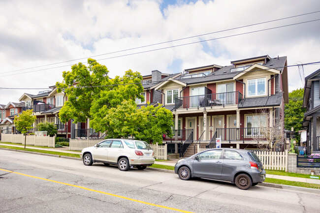 4573-4577 Slocan St in Vancouver, BC - Building Photo - Building Photo