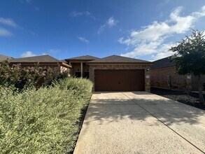 1138 Stanley Wy in Seguin, TX - Building Photo - Building Photo