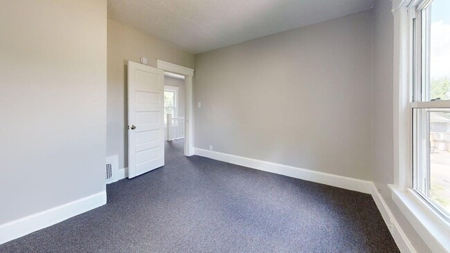 1074 Johnston St in Akron, OH - Building Photo - Building Photo