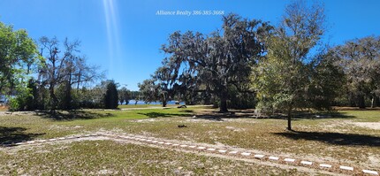 124 Camp Joy Rd in Interlachen, FL - Building Photo - Building Photo