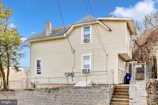 2905 Goodwood Rd in Baltimore, MD - Building Photo
