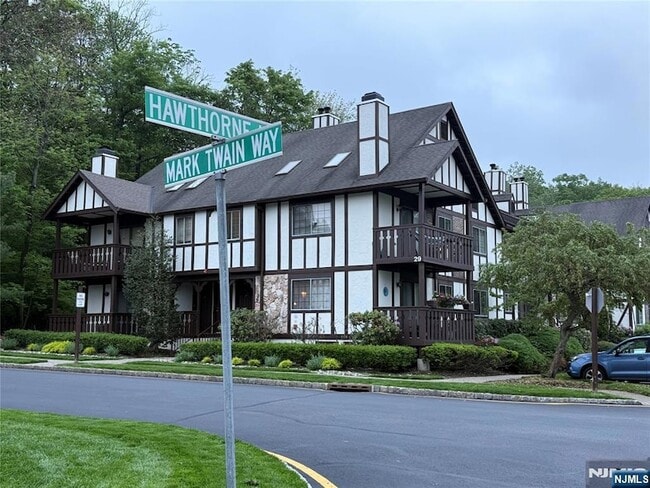 property at 2901 Mark Twain Way
