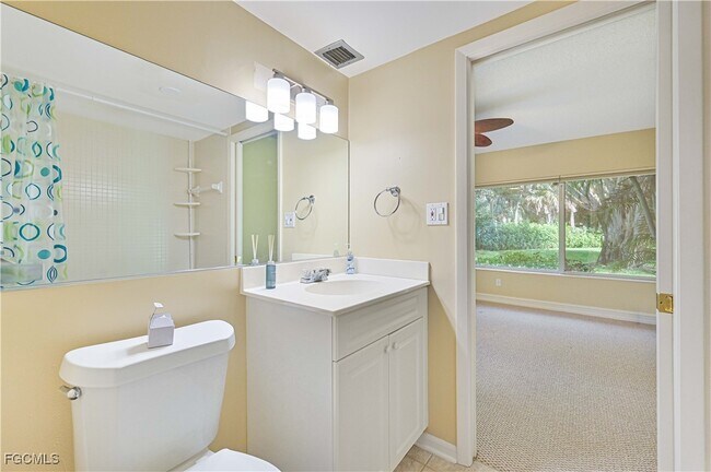 property at 975 Palm View Dr