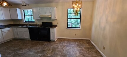 501 Jefferson Woods Dr in Forest, VA - Building Photo - Building Photo