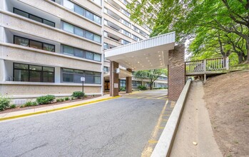 5911 Edsall Rd, Unit 1104 in Alexandria, VA - Building Photo - Building Photo