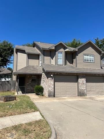 4002 Southern Charm Ct in Arlington, TX - Building Photo