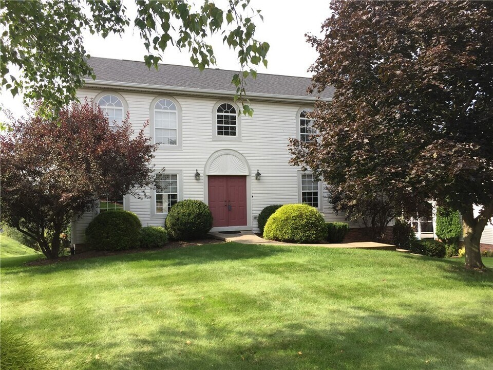 3129 Westwind Dr in Allison Park, PA - Foto de edificio