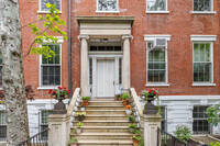 9 Washington Square North in New York, NY - Foto de edificio - Building Photo