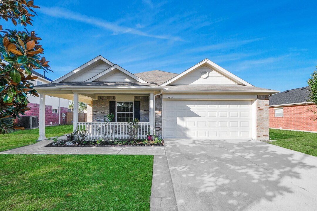 3504 Wheatfield Ct in Pearland, TX - Foto de edificio