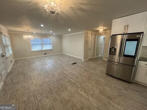 3030 Briarlake Rd in Decatur, GA - Building Photo - Building Photo
