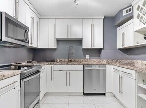 2851 NE 183rd St, Unit 1814 in Aventura, FL - Building Photo - Building Photo