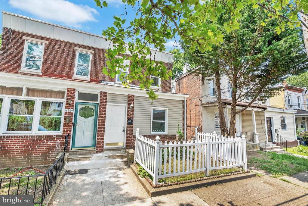 118 N 2nd St in Darby, PA - Building Photo