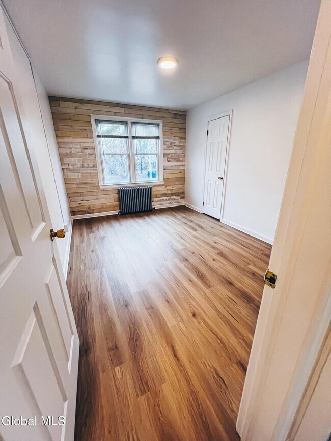 92D Columbia Turnpike in Rensselaer, NY - Building Photo - Building Photo