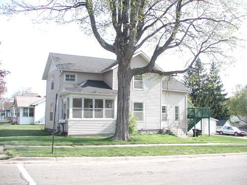 1315 Woodbridge St in Jackson, MI - Building Photo