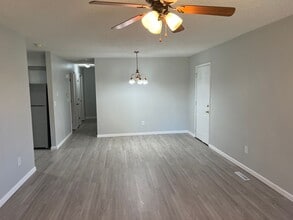 3710-3714 N Farm Rd 165 in Springfield, MO - Building Photo - Building Photo