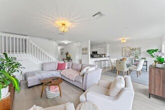 11045 SW 16th Manor in Davie, FL - Building Photo - Building Photo