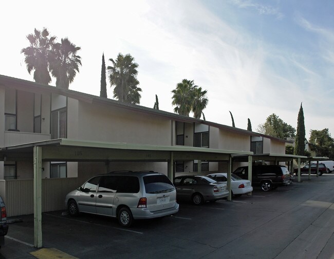 Sierra View in Fresno, CA - Foto de edificio - Building Photo