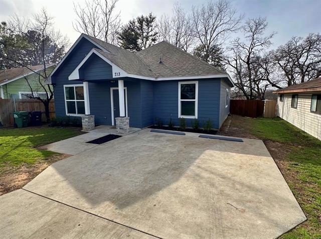 713 N Wood St in Denton, TX - Building Photo - Building Photo
