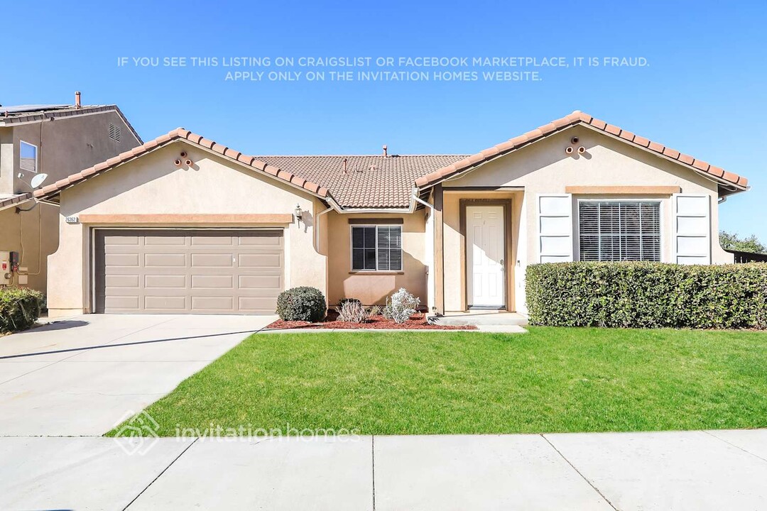 26362 Clydesdale Ln in Moreno Valley, CA - Foto de edificio