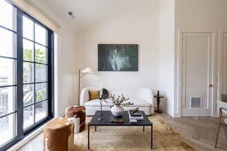 100 East in Greenwich, CT - Building Photo - Building Photo