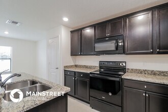 1665 Luft Ln in Mascotte, FL - Building Photo - Building Photo