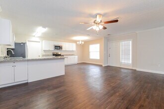 4013 27th Ave W in Bradenton, FL - Building Photo - Building Photo