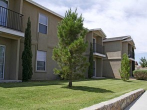 The Meridian Apartments in El Paso, TX - Foto de edificio - Building Photo