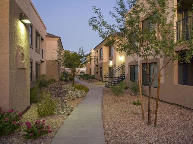 Indigo Pointe in Phoenix, AZ - Foto de edificio - Building Photo