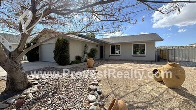 13930 Hidden Valley Rd in Victorville, CA - Building Photo - Building Photo