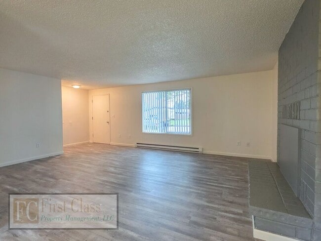 1760 NE 24th Ave in Hillsboro, OR - Building Photo - Building Photo