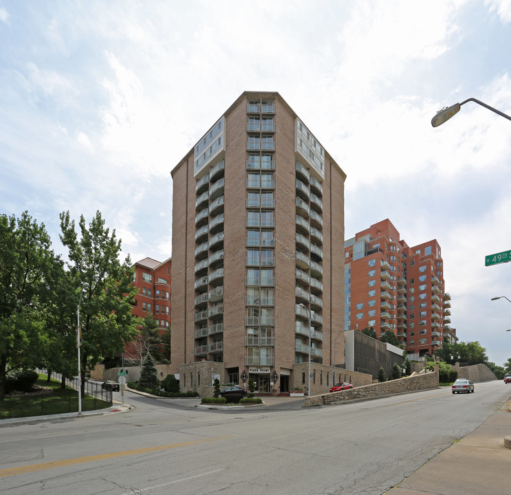 Plaza Point Apartments in Kansas City, MO - Foto de edificio