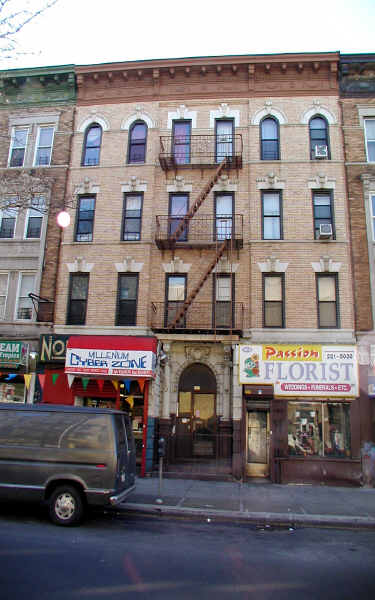 860 Nostrand Ave in Brooklyn, NY - Foto de edificio - Building Photo