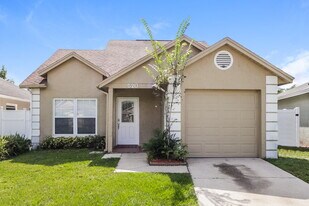 520 Madrigal Ct in Orlando, FL - Building Photo