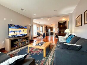 52 Sheridan Ave, Unit 52 in Medford, MA - Foto de edificio - Building Photo