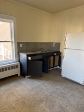 1020 Middle St-Unit -1st Floor in Fall River, MA - Building Photo - Building Photo